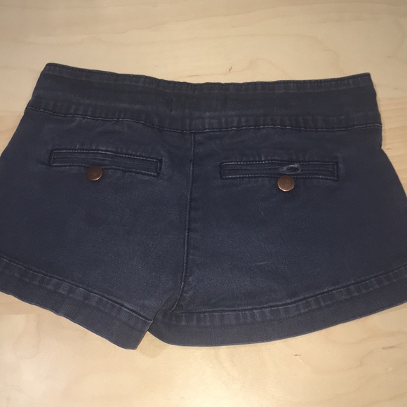 Button up shorts - Picture 2 of 2